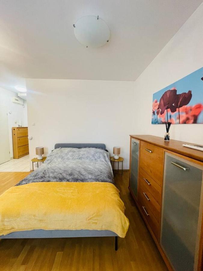 Central Studio Close To Andrassy Avenue For 4 Persons 布达佩斯 外观 照片